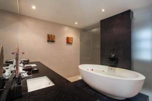 The Residence Villa 203