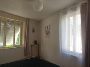 Appartements Bristol Manor f4 neuf 4pers en face thermes Neris : photos des chambres