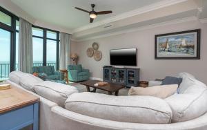 Phoenix West 807 condo