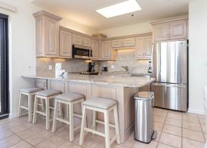 Phoenix VI 6101 condo