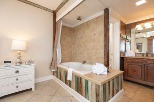 Phoenix X 1503 condo