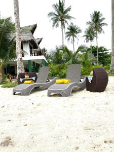 Entire Private Beachfront Villa in Siargao