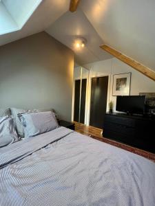 Central Two Room Apartment!