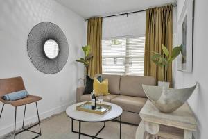 SOBE MONARCH 2 - 2 Bedroom 2 Bathroom Apts - 2 Independent 1 bedrooms apts