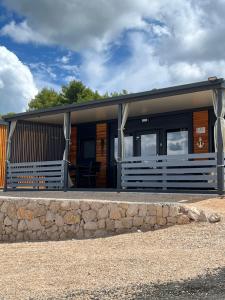 Mobile Home L&L 