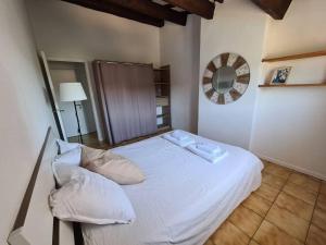 Appartements Charmant appartement a Cornillon-confoux & balcon : photos des chambres