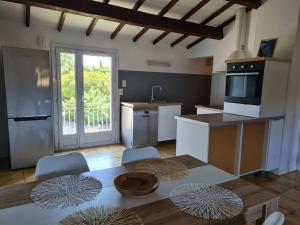 Appartements Charmant appartement a Cornillon-confoux & balcon : photos des chambres