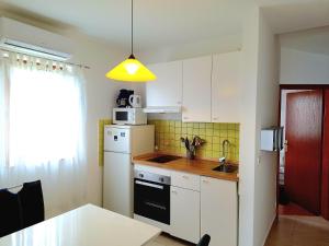 Apartment Matea - 20m from the beach