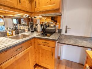 Chalet ski aux pieds à Méribel avec Wi-Fi - FR-1-688-29