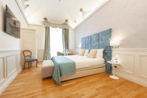 Junior Suite room in Hotel Dei Priori