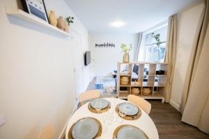 Delightful 2 Bedroom Apartment - SD23L