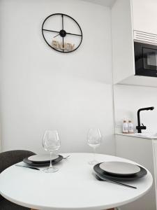 The Singular - Downtown Studio