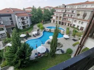 Large studio apartment , 4* spa resort, The Vineyards. - Bryastovets