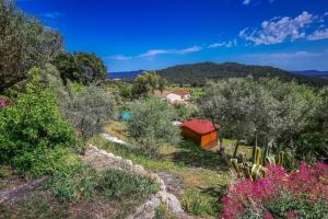 Maisons de vacances Grand Studio provencal, piscine vue magnifique : photos des chambres