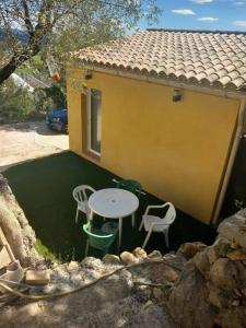 Maisons de vacances Grand Studio provencal, piscine vue magnifique : photos des chambres