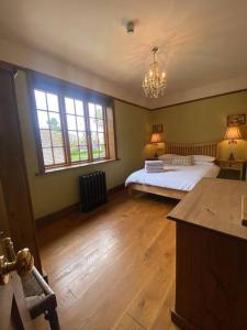 3 Bed Apartment Sleeps 6 Country House in Warwick