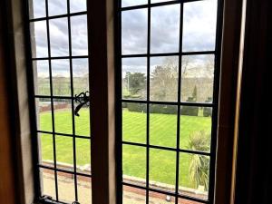 3 Bed Apartment Sleeps 6 Country House in Warwick