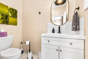 New! Luxury 1BR Flat near Downtown Mount Clemens