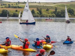 3 Bedroom Spacious House Perfect for Family & Business Short Long-Term Stays Easy Access to Manchester, Oldham, Bury