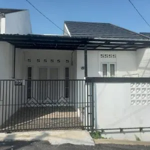 Villa Akela Sukabumi - Ujunggenteng