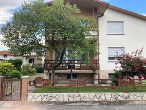 7 Flower Street Apartment 