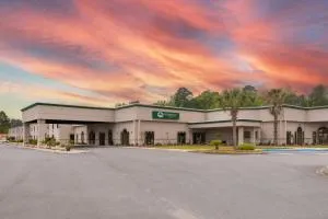 Cottonwood Suites Savannah Hotel & Conference Center - Savannah
