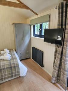 Woodland Shepherds Hut - Saga