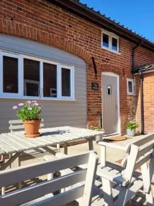 Entire 2 bed coach house in peaceful Norfolk village - Pulham