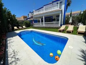 Chalet con piscina privada, parking y zona BBQ - Isla Canela