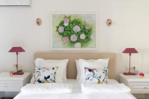 Nomad Rooms