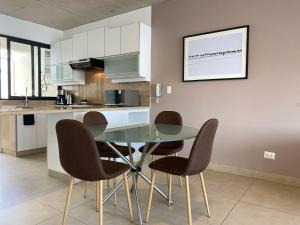 Modern Penthouse & 2BR in Miraflores by Wynwood House