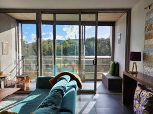 GREEN ROSE Quiet Spacious Lakeside Carpark Exceptional 70m2