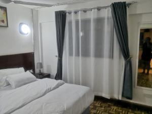 Lux Suites Lantana Executive Apartments