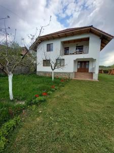 CASA LAVINIA CRASNA GORJ