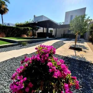 Beach Shack - Khlorakas