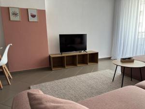 Lulu Suites - Coral