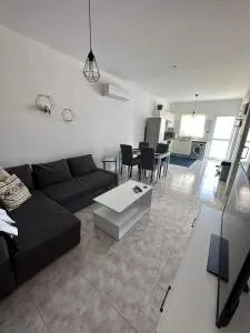 Cozy Paphos Apartment - Yeroskipou