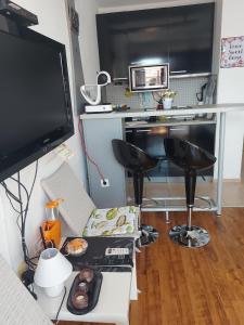 Art studio Marina Cape-private host