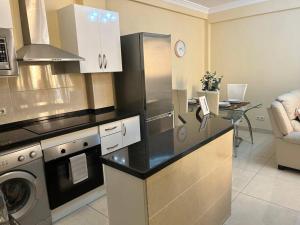 Flat on the Paseo Maritamo!