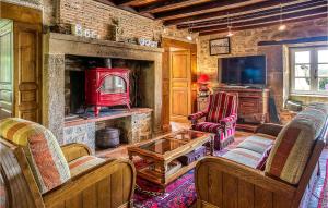 Cozy Home In Augignac