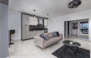 2 Bedroom Amazing Apartment In Rijeka 