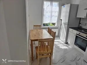 East london 2 bedroom apartment - London