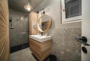 “Moment s” Sea house Petrčane