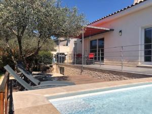 Maisons de vacances Villa Coquelicot avec piscine chauffee et borne electrique : photos des chambres