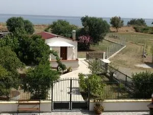 Calabria-VILLA FRANCA- AAUT Casa per Vacanze al mare- Privacy e tranquillità- - Cariati