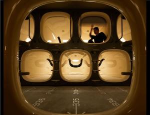 9h nine hours Suidobashi