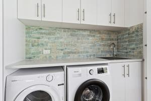 Little House on Rye by ReadyStay - BYO TOWELS - LINEN PROVIDED