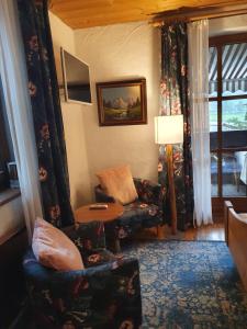 Appartement Pension Bäckenhäusl FERIENWOHNUNGEN Chalets Hütten Komfortzimmer