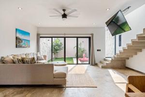 Quiet La Punta Surf Villa