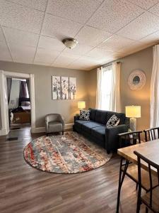 Zen Haven 3- Close to Downtown Indianapolis- Queen Bed